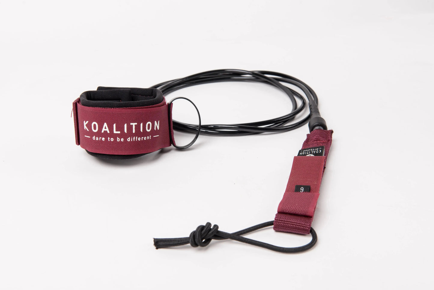 Le leash de surf Koalition Surf est un accessoire essentiel pour tout surfeur cherchant à allier sécurité, confort et performance.